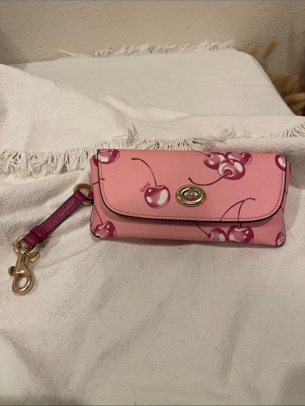 NWOT Coach Pink Cherry Print Pink Wristlet eyeglasses case